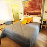 La Bella לינה וארוחת בוקר 4*