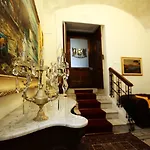 לינה וארוחת בוקר La Bella 4*